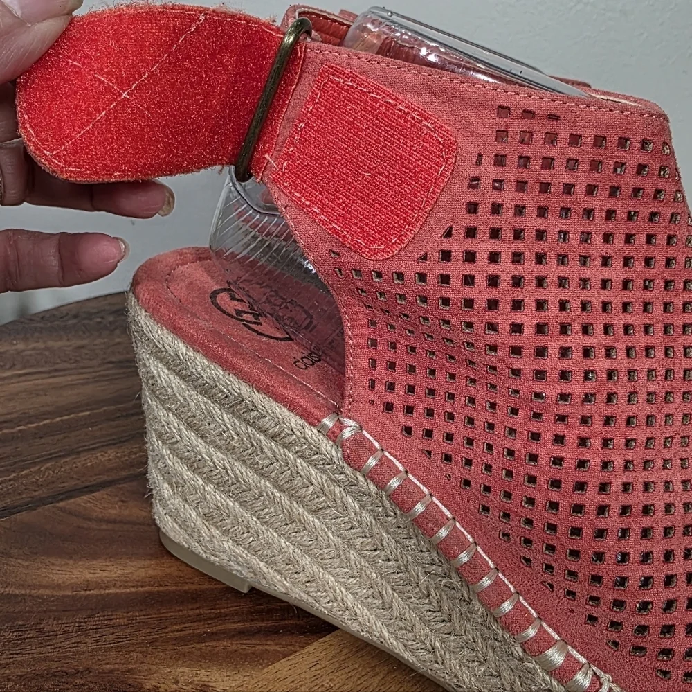 Daisy Fuentes Rory Coral Wedge Sandals Size 9 Faux Suede Espadrilles